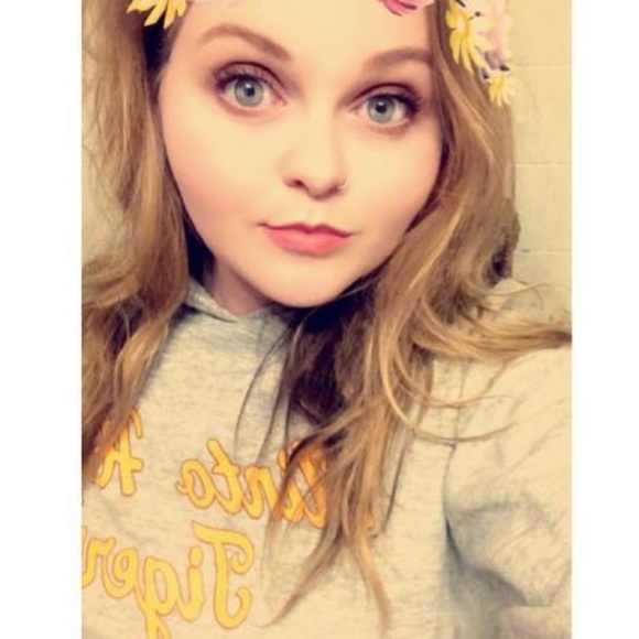 Meet your Posher, Karlie - Picture 1 of 1